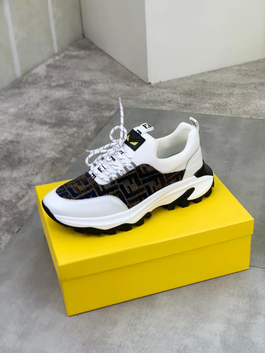 ​Men's shoes 💰P440 💰【New】Little monster 🆘 New FENDI 🕶️🕶️Simple routing effect, showing an elegant and cool driving shoe 🎬Using imported calfskin + first-layer pigskin lining🐂Excellent material🎬Detailed workmanship 🤗Comfortable foot feel➰➰. ​Pair it with any outfit to show your taste and temperament, low-key luxury ♻️Design ​simple and elegant ​noble and fashionable 🍃​Very loved and favored by trendy men 💓❤️Size: 38-44 (45 customized) 3️⃣ colors available
